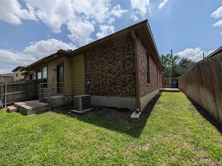 298 Rosalie Dr — Photo 20