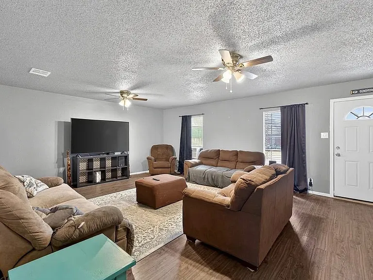 6715 Middle Oaks Dr — Photo 1