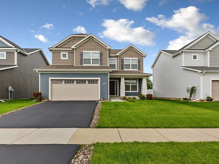 18109 Glacier Way — Photo 1