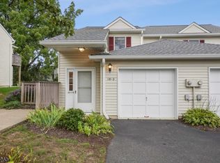 18-2 Dara Dr, East Hanover, NJ 07936