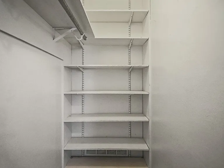 2826 58th St — Photo 34
