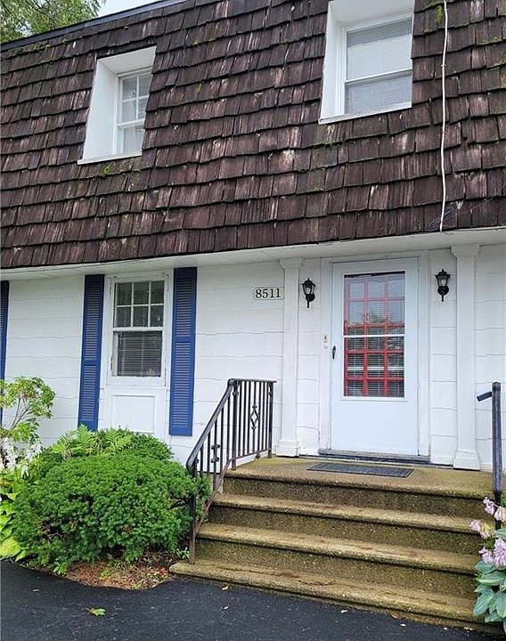 1st image of 8511 Sheridan Dr