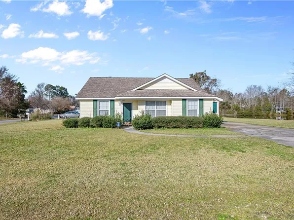 269 Sandalwood Cir, Brunswick, GA 31525