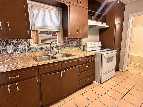 5th image of 2533 1/2 NW 39th Expy
