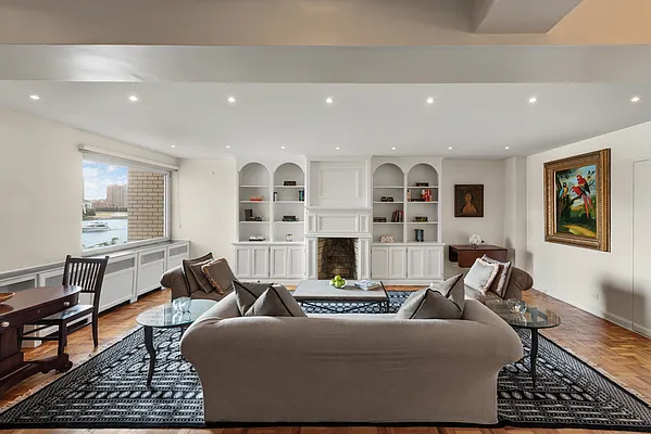 Sold by Compass | media 3