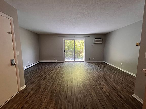 3rd image of 475 Donna Dr NW #0