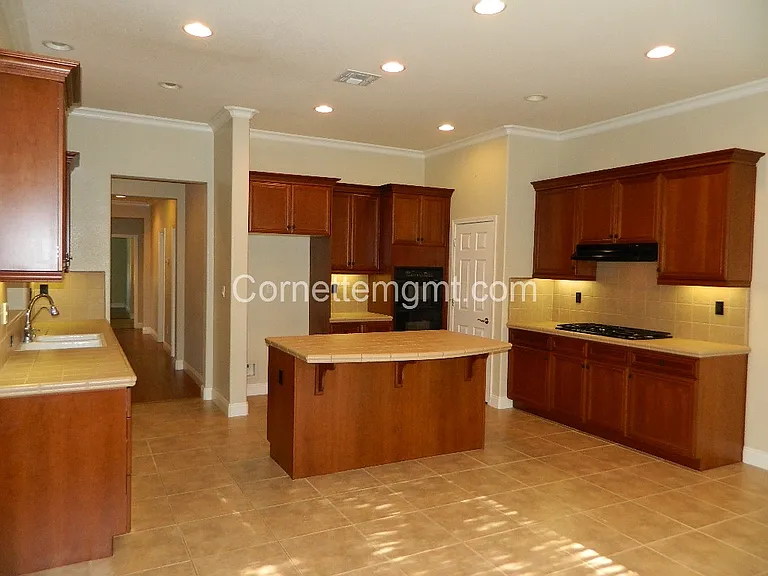 231 Lanfranco Cir — Photo 7