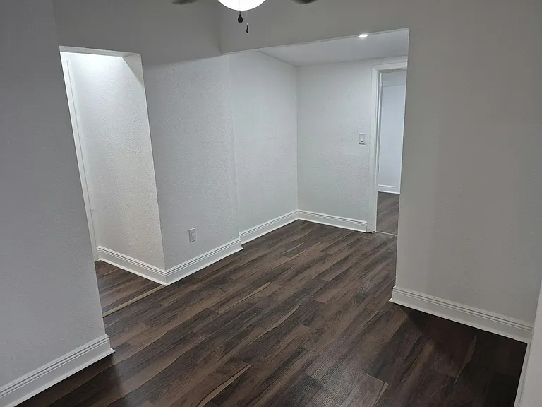 1402 E Bougainvillea Ave — Photo 6