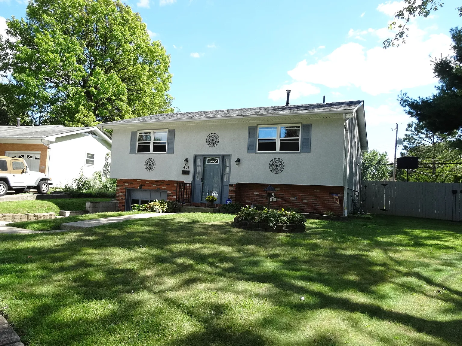 401 Denwood Dr S photo 1