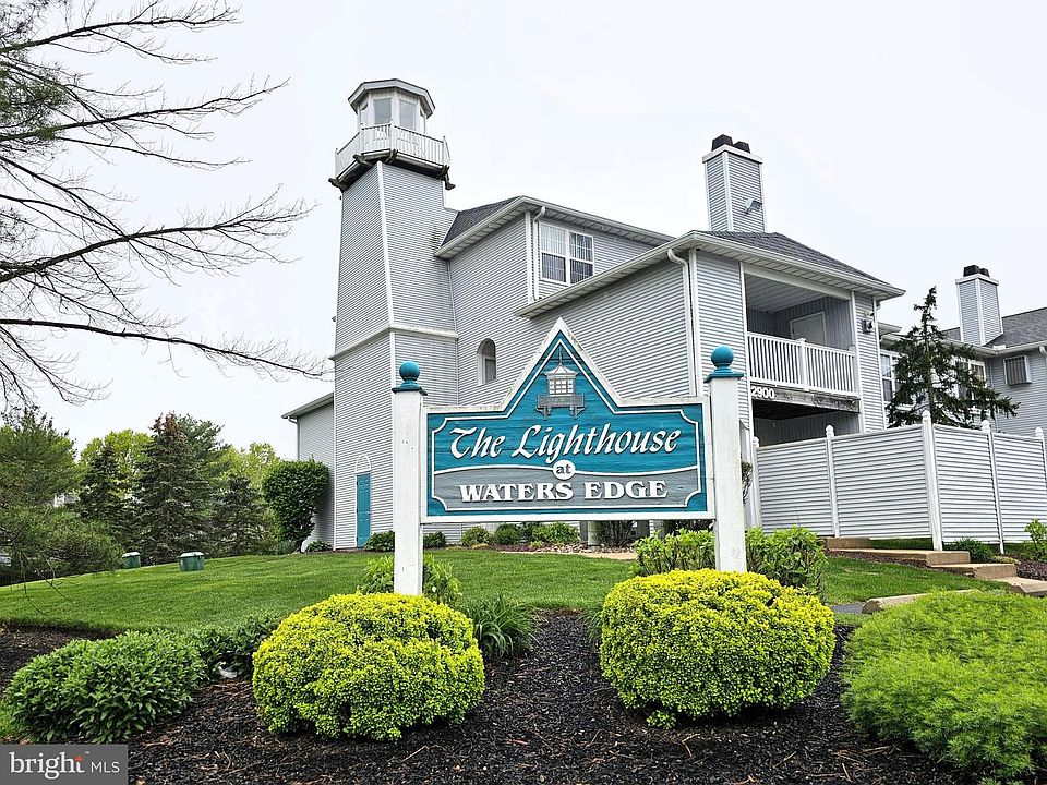 1st image of 1704 Waters Edge Dr #105