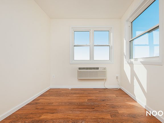 2nd image of 2203 Clarendon Rd #4F