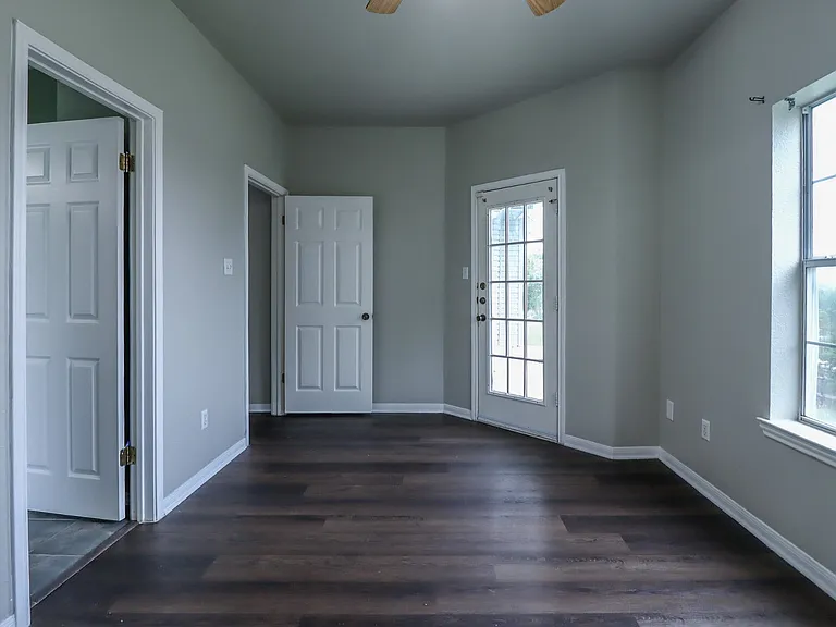 1810 Mesa Oaks Cir — Photo 32