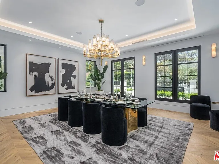 525 N Camden Dr — Photo 4