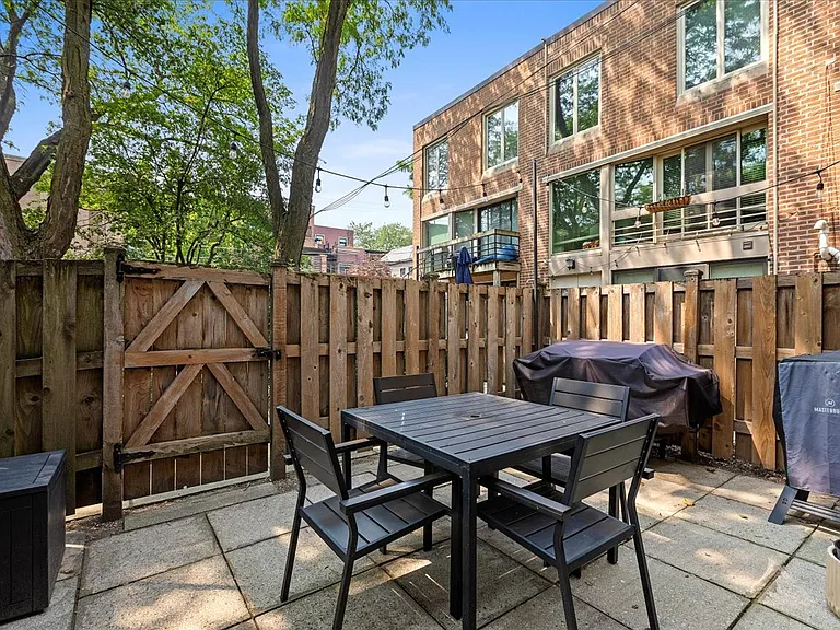 1806 N Dayton St — Photo 15