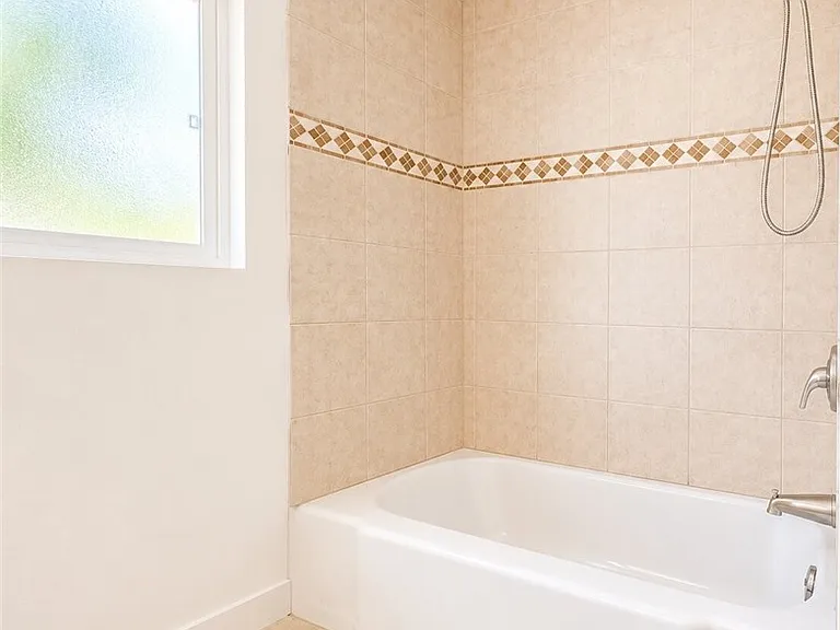 1180 Langley Way — Photo 13