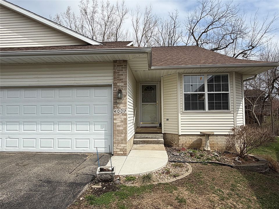 1st image of 4007 Treeline Ct NE