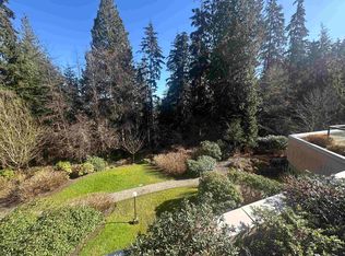 1500 Ostler Ct #305, North Vancouver, BC V7G2S2