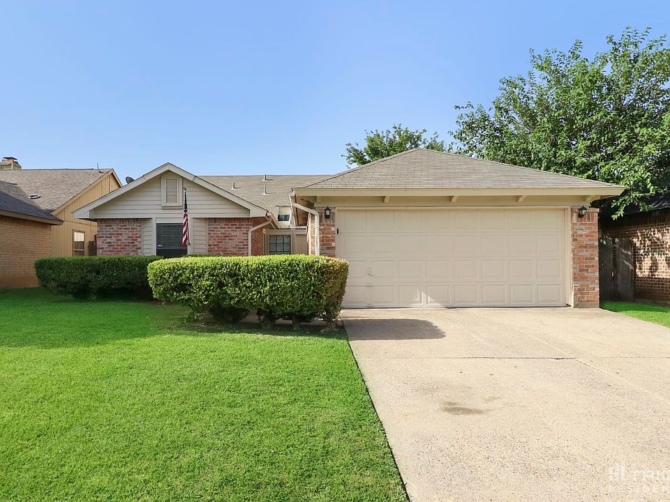1st image of 2406 Brookdale Dr