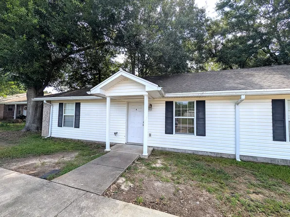 1114 Howell Rd #A, Purvis, MS 39475