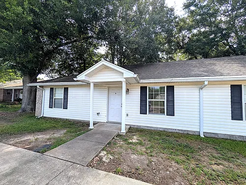 1114 Howell Rd #A Photo 1