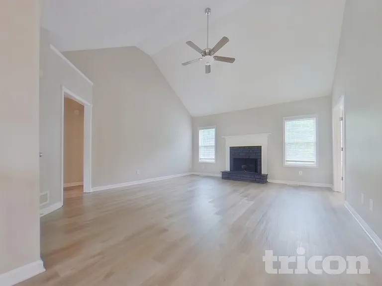 63 Sycamore Ln — Photo 2
