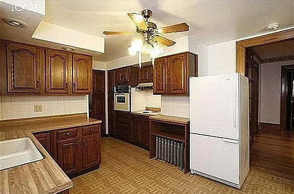 kitchen with all appliances