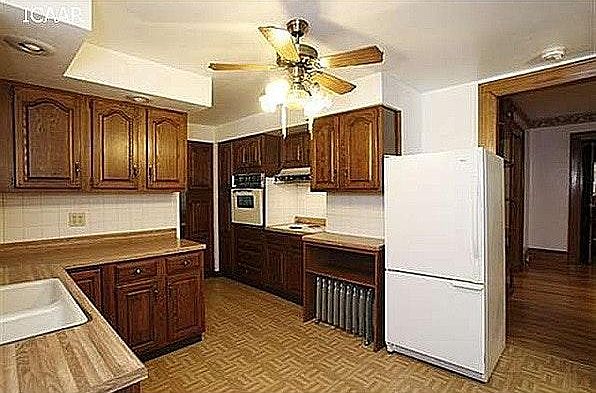 kitchen with all appliances