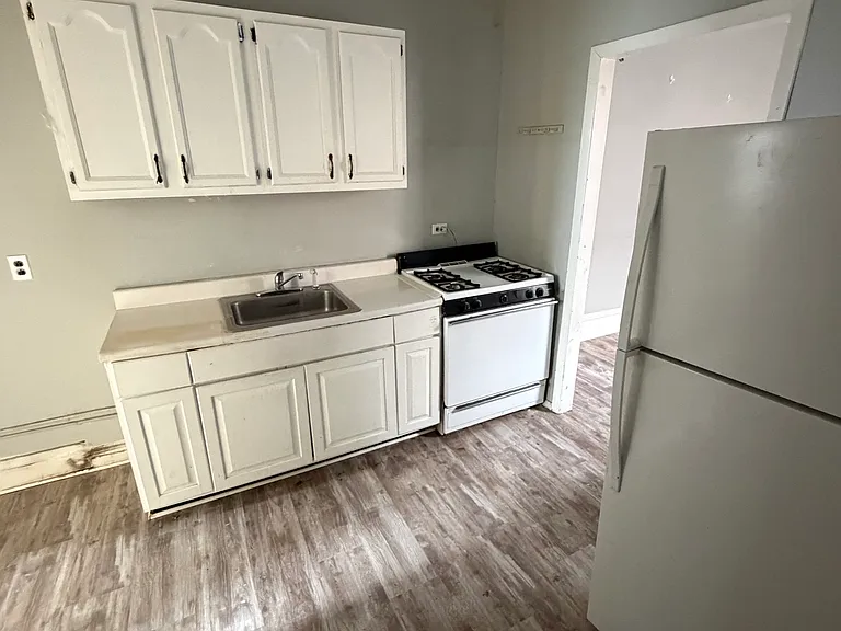 43-10 25th Ave #3L — Photo 4