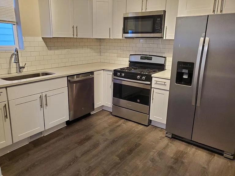 1838 S May St #1F — Photo 1