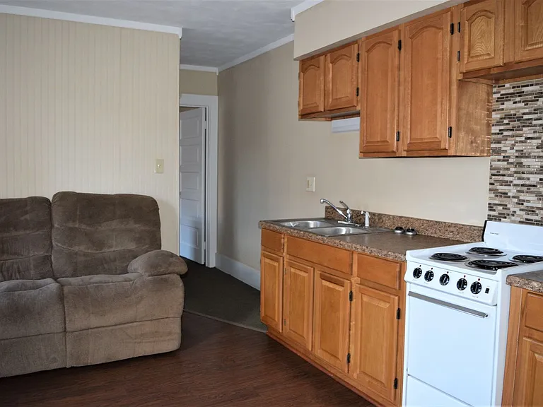 35 S Carpenter Ave — Photo 14