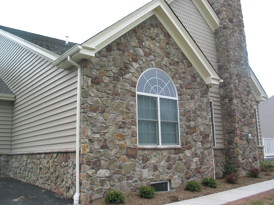 Side View (Bedroom)