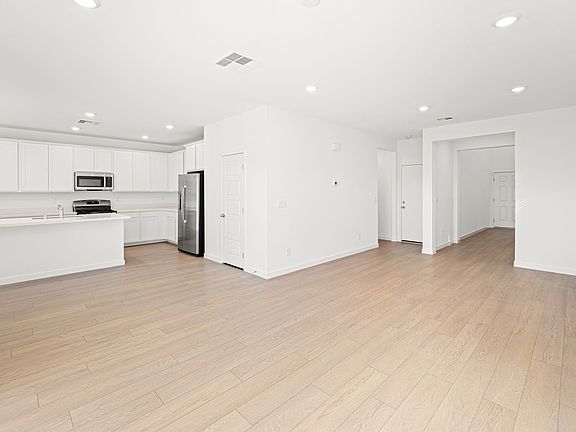 5 web or mls Lennar 8379 W Rochelle Ave 05