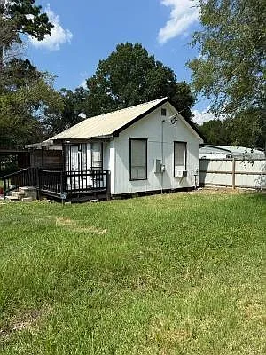 1 bed, 1.0 bath, 1000 sqft, $895 — Photo 2