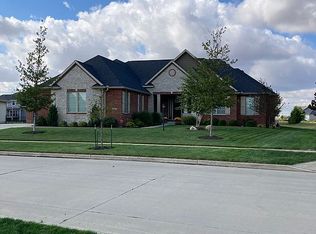 5014 Chestnut Grove Dr, Champaign, IL 61822