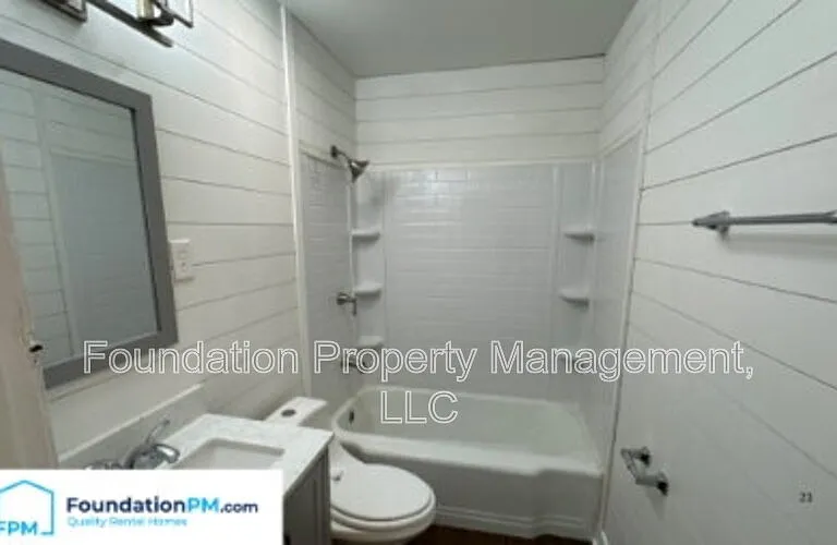 2569 Henderson St — Photo 10