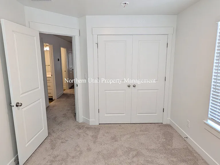 104 W 925 N — Photo 14