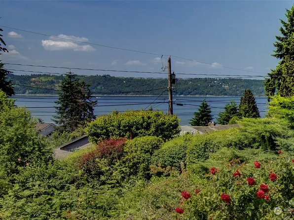 30072 10th Avenue SW, Federal Way, WA 98023