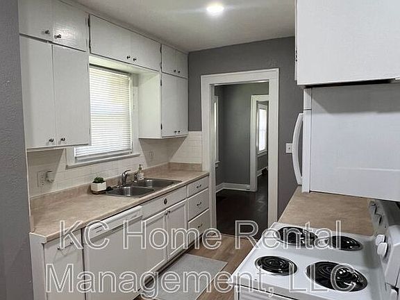 2nd image of 7542 Harrison St