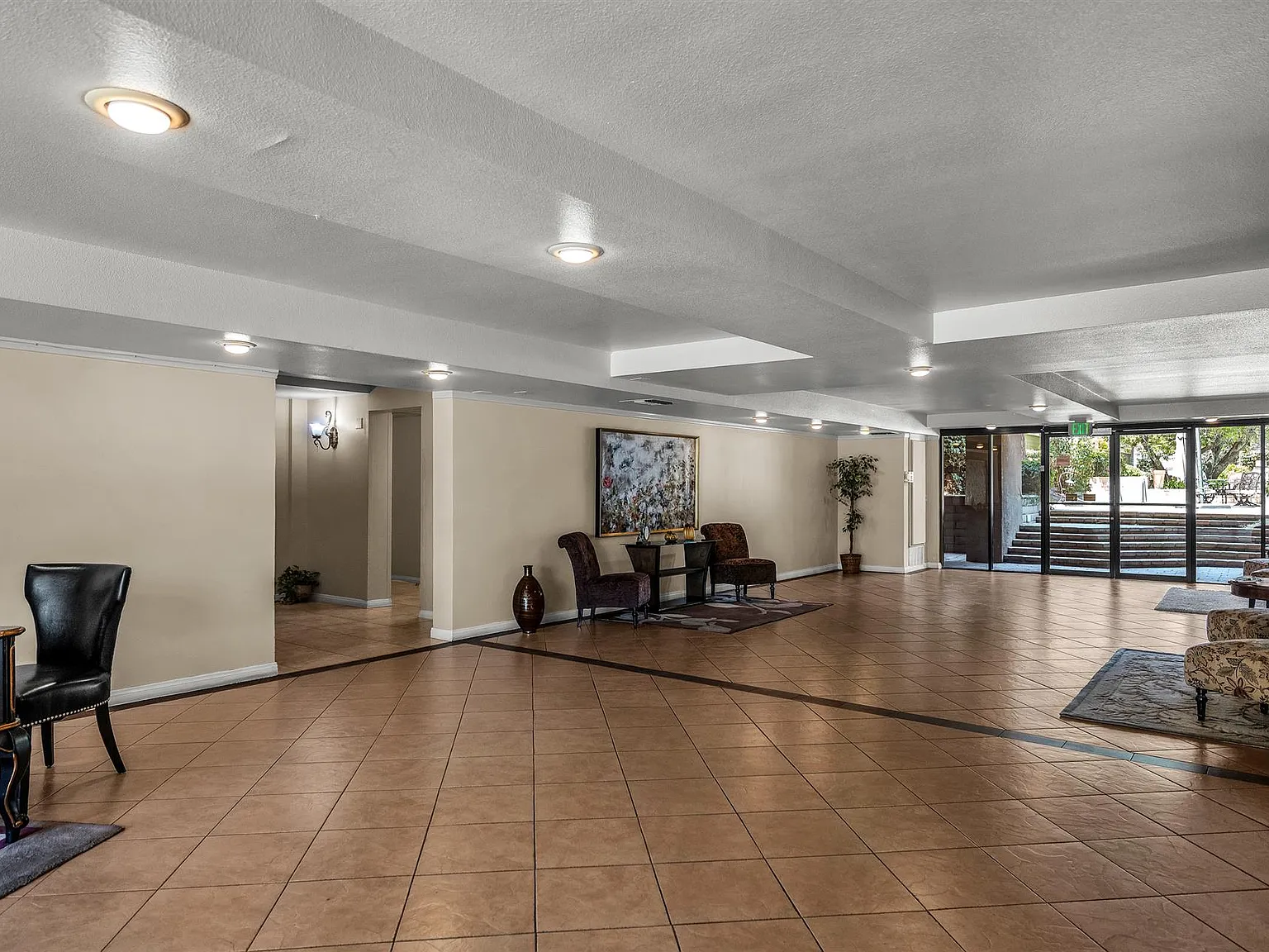 2 bed, 1218 sqft, $2,900 — Photo 4