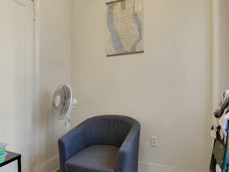 259 E 33rd St #2 — Photo 10