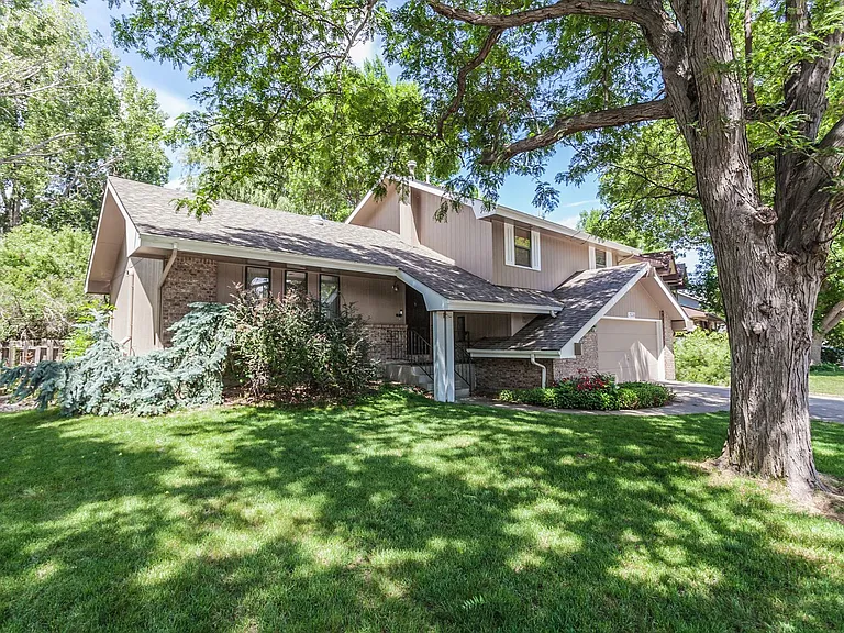 2538 Creekwood Dr — Photo 3