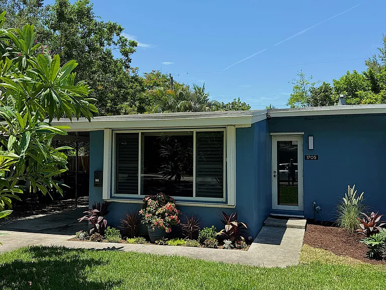 1705 SW 10th St — Photo 16
