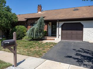 4 Cheltenham Pl, Sayreville, NJ 08872