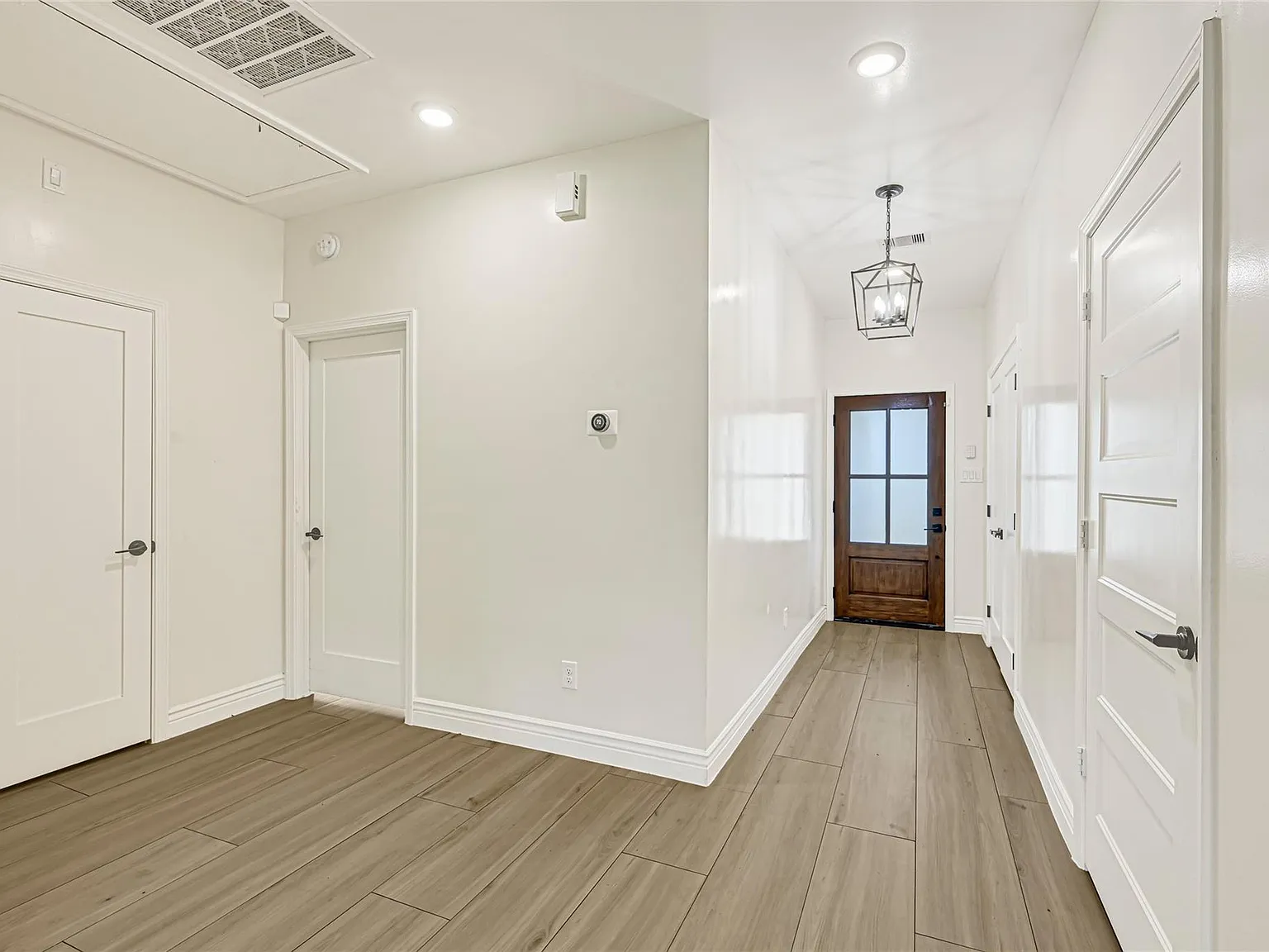 2 bed, 2.0 bath, 1316 sqft, $2,400 — Photo 3