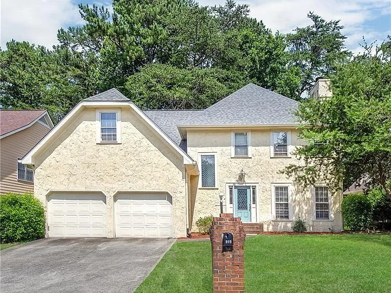 919 Bridgegate Dr NE — Photo 1