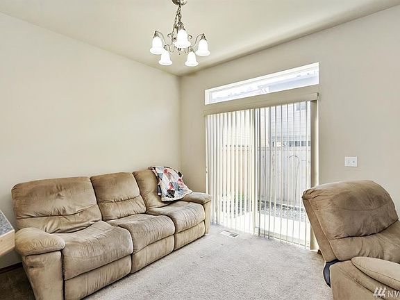 3rd image of 346 NE Miramar Cir