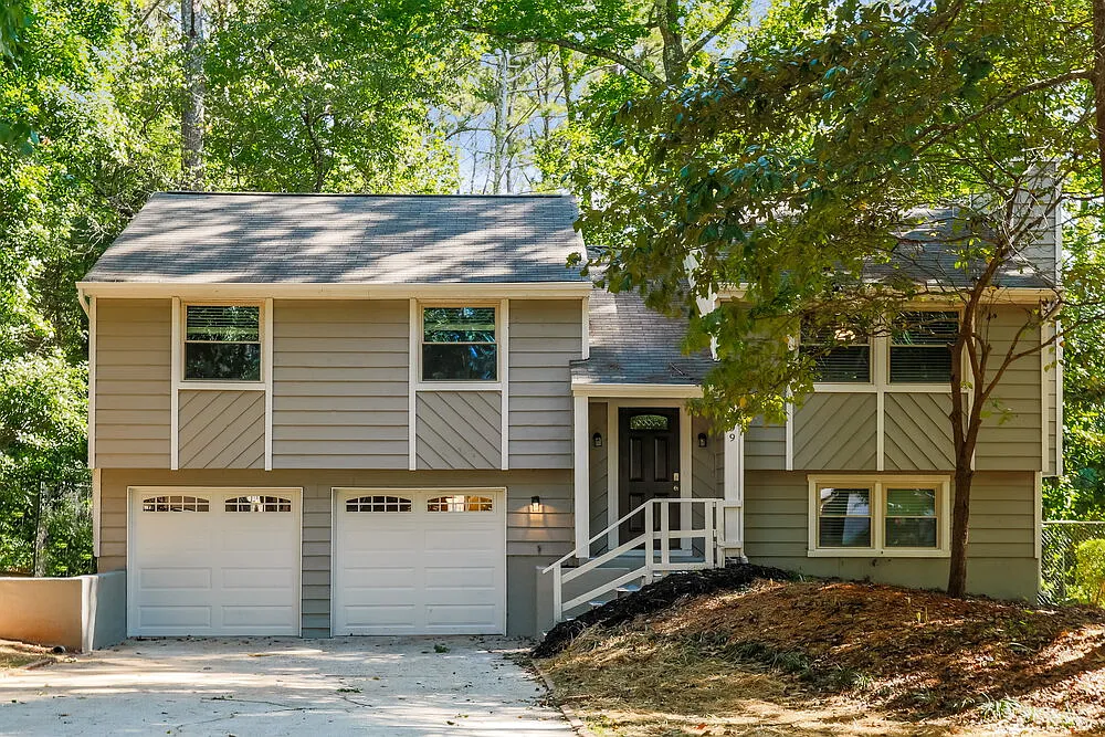 3 bed, 2.5 bath, 2187 sqft, $2,215 — Photo 1