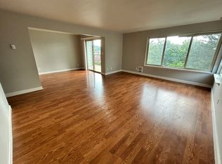 3911 Whitman Ave N APT 302, Seattle, WA 98103