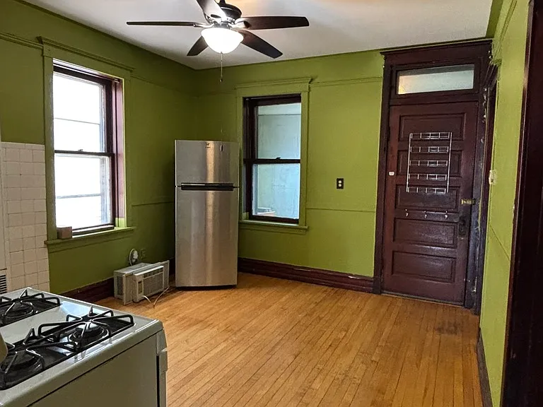 2322 W Walton St #2 — Photo 6