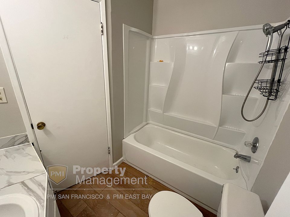 Bathroom 2_10062022